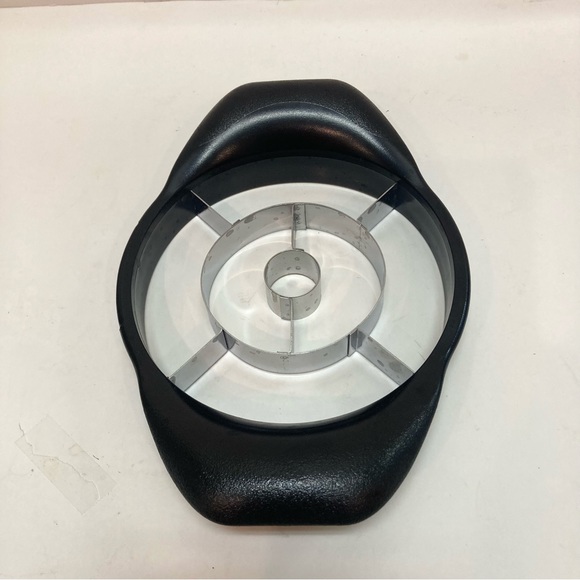 Pampered Chef Pineapple Corer/ Slicer Cutter Wedge - Picture 3 of 6